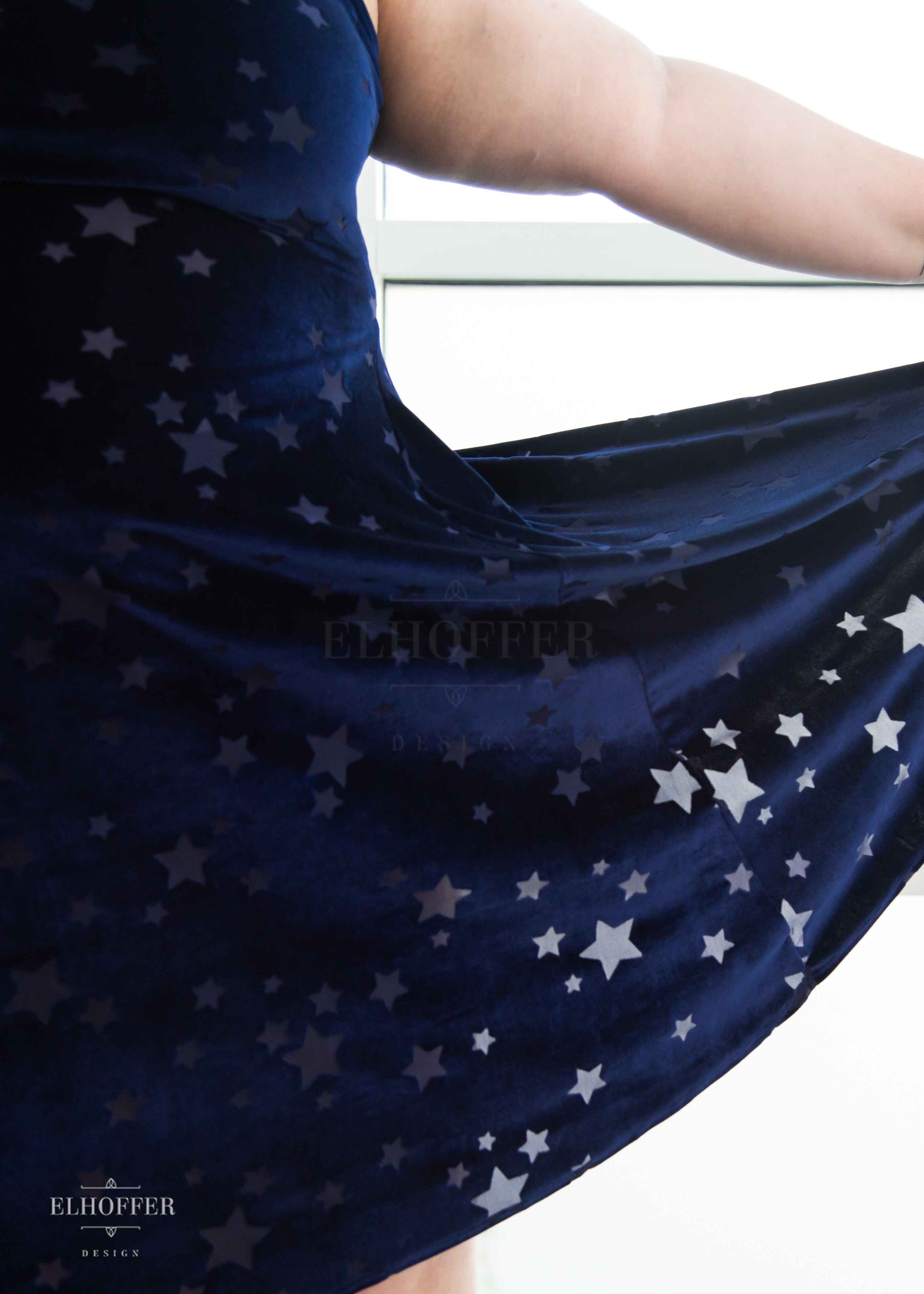 Essential Aquarius Knee Length Dress - Navy Stars Burnout