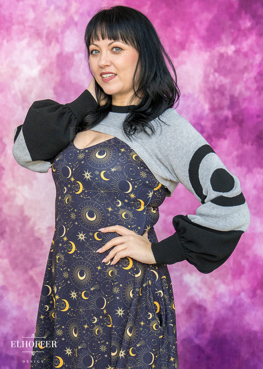 Sassy Magpie Capricorn Crew Crop