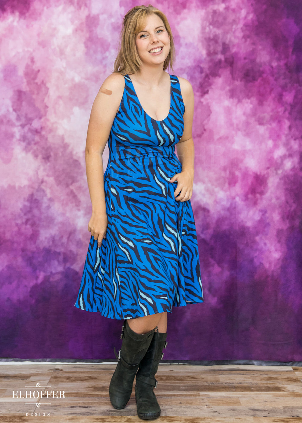 Essential Aquarius Knee Length Dress - Blue Tiger