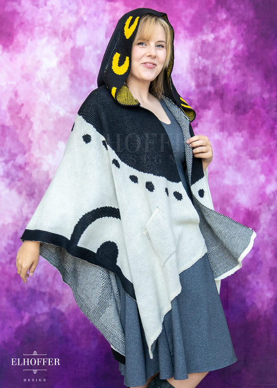 PREORDER - Sassy Magpie Hooded Poncho