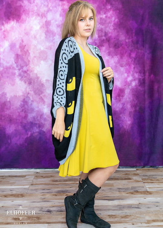 PREORDER - Sassy Magpie Dolman