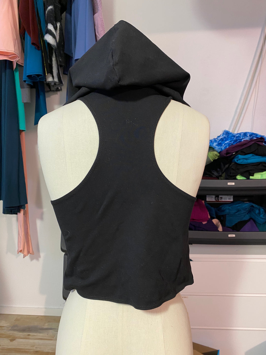 Sample Sale | Essential Mara Hooded Top - Black Ponte - M - Dev