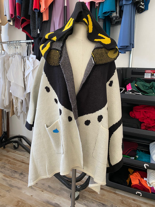Sample Sale | Sassy Magpie Hooded Poncho - One Size - Black/ White