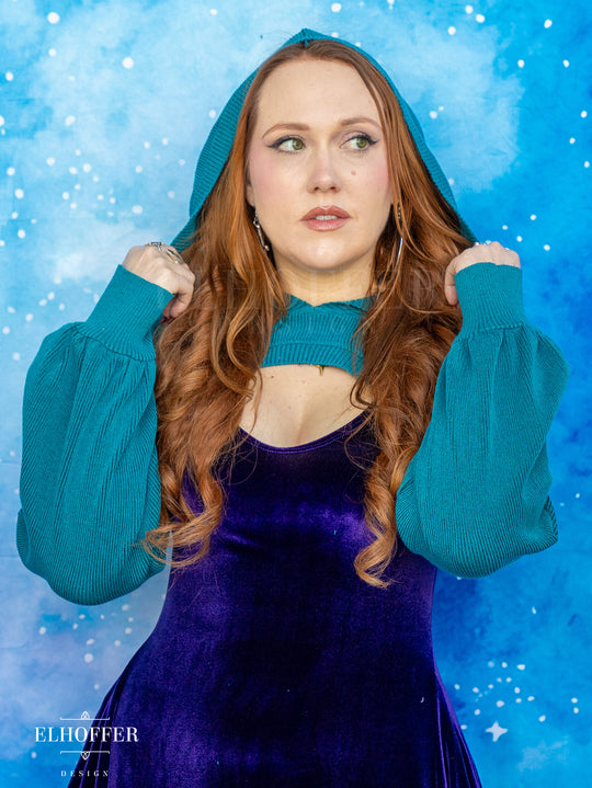 Essential Capricorn Crop Hoodie - Runic Teal