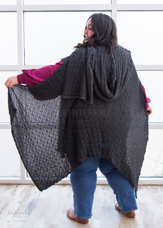 Essential Renegade Cape Lightweight - Smoke Grey