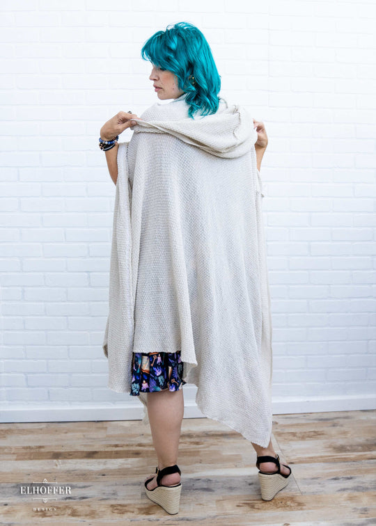 Essential Nomad Cape - Guardian White