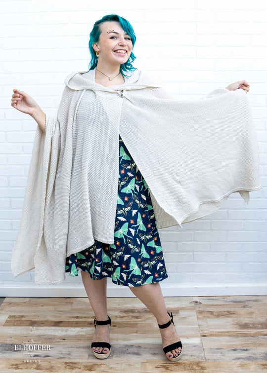 Essential Nomad Cape - Guardian White