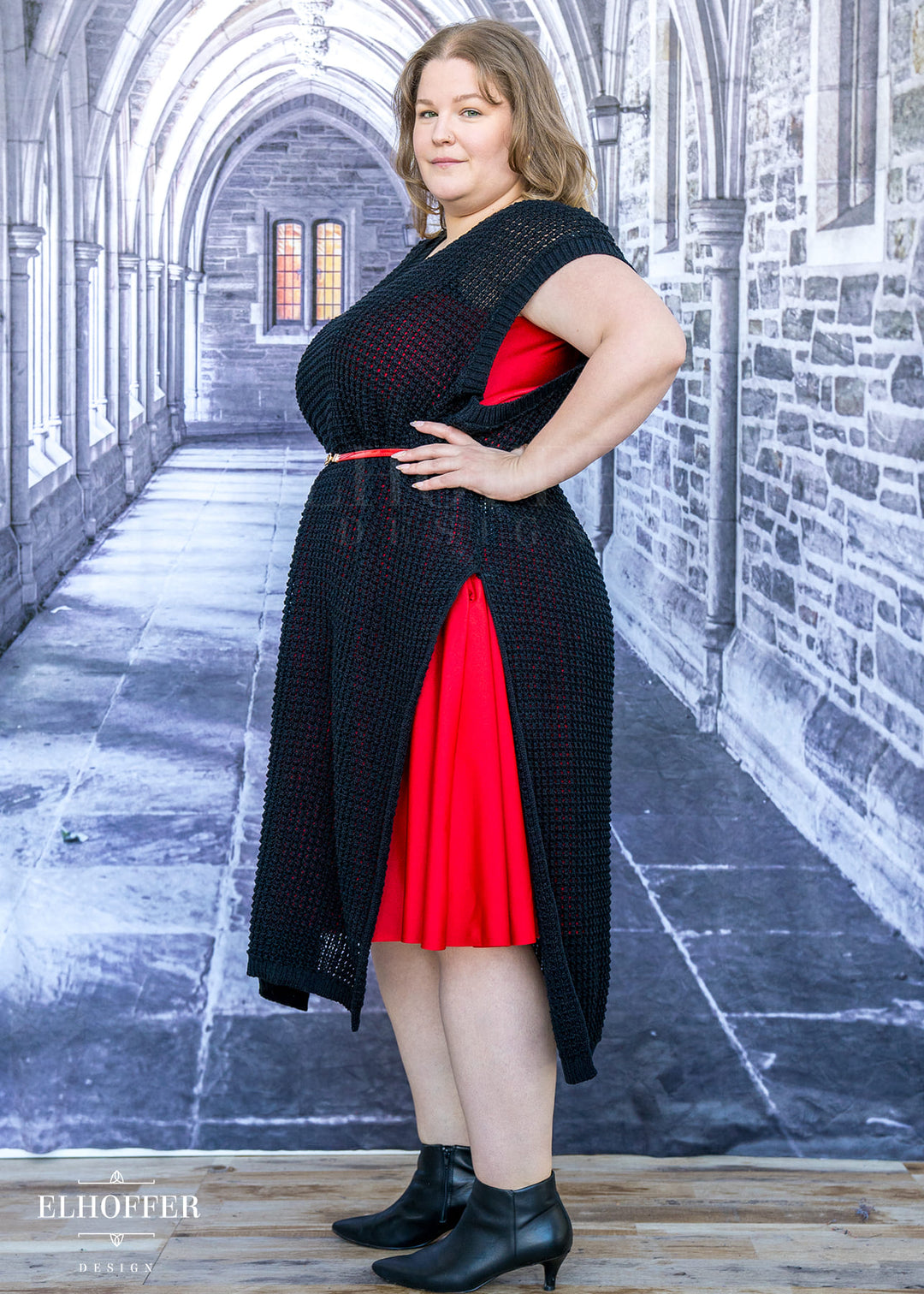 Essential Knight in Knitted Armor Tunic - Black