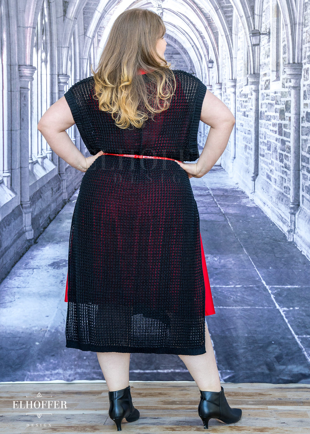 Essential Knight in Knitted Armor Tunic - Black