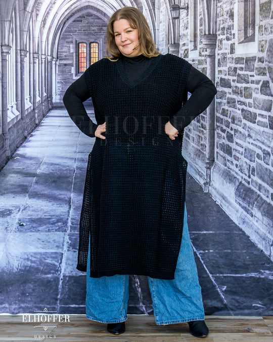 Essential Knight in Knitted Armor Tunic - Black