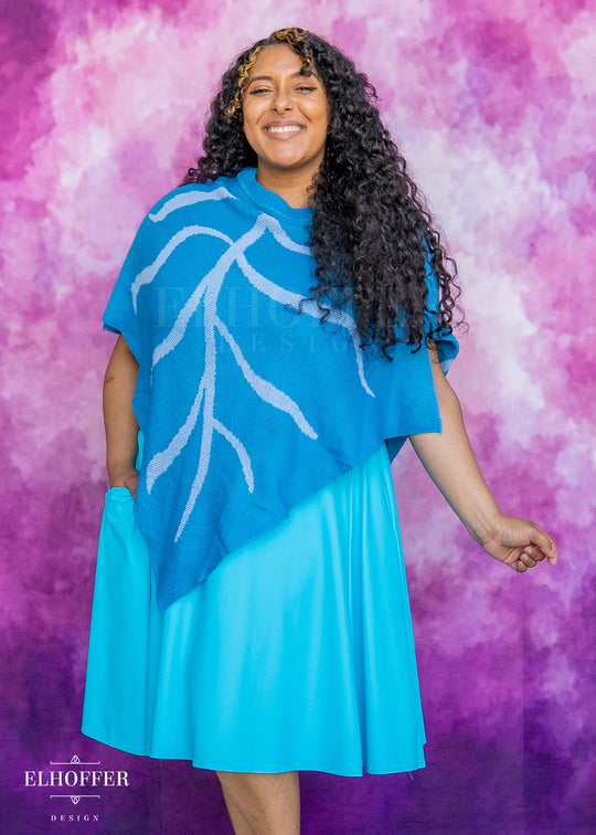 Essential Leaf Poncho - Frosty Blue