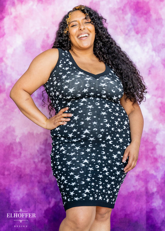 Essential Pisces Dress - Starry Witch