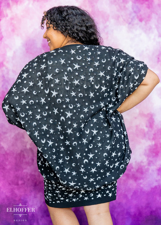 Essential Starry Witch Dolman - Black & White