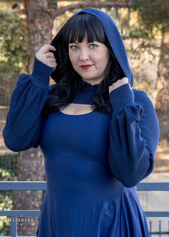 Essential Capricorn Crop Hoodie - Sorcerer Navy