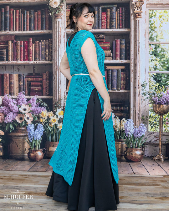 Essential Knight in Knitted Armor Tunic - Summerweight Jade Teal