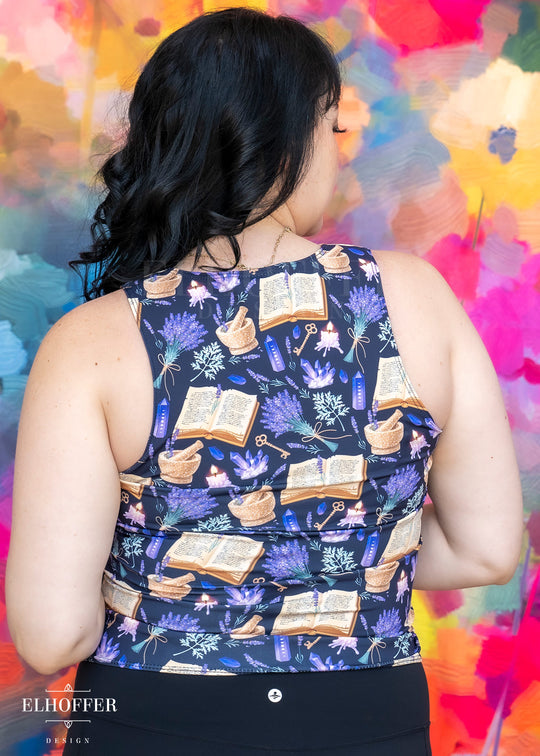 Essential Kara Top - Lavender Spellcaster