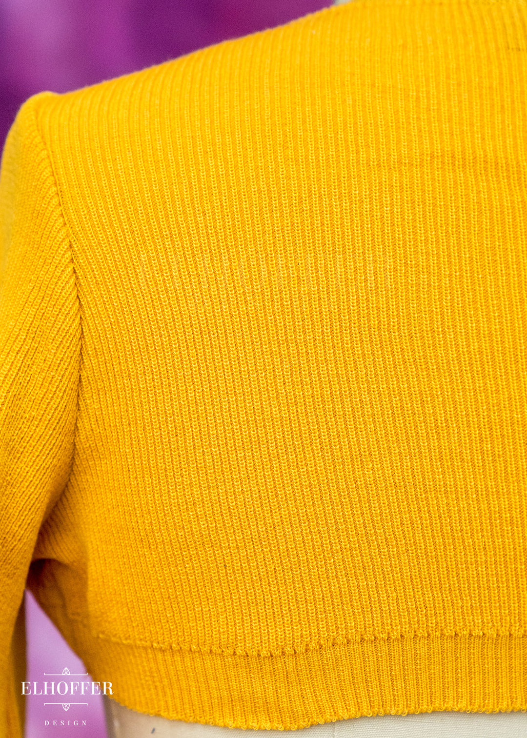 Essential Capricorn Crew Crop - Mustard Gold