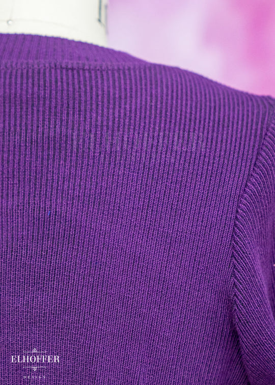 Essential Capricorn Crew Crop - Sinister Purple