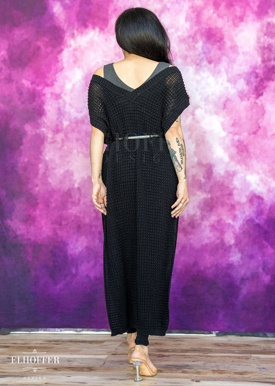 Essential Knight in Knitted Armor Tunic - Black