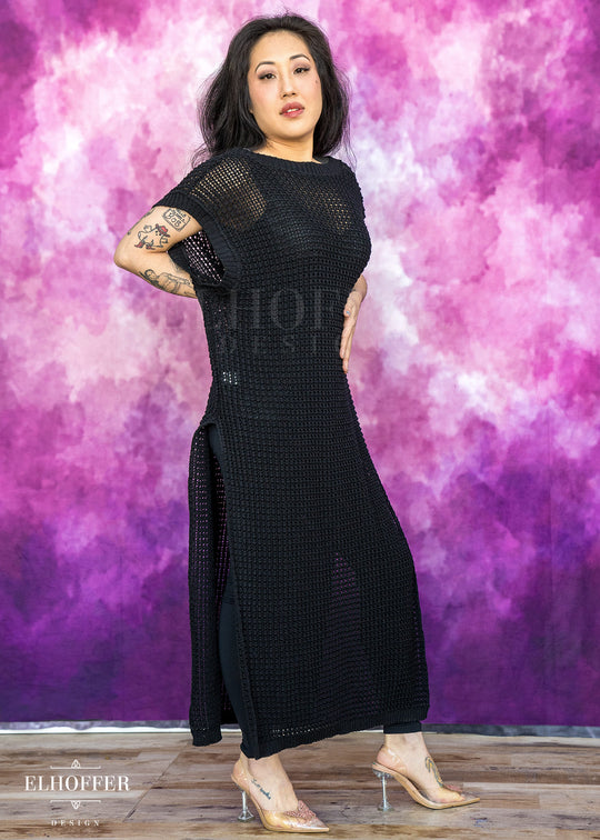 Essential Knight in Knitted Armor Tunic - Black
