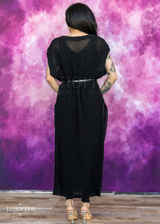 Essential Knight in Knitted Armor Tunic - Black