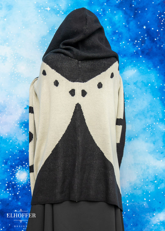 PREORDER - Sassy Magpie Hooded Poncho