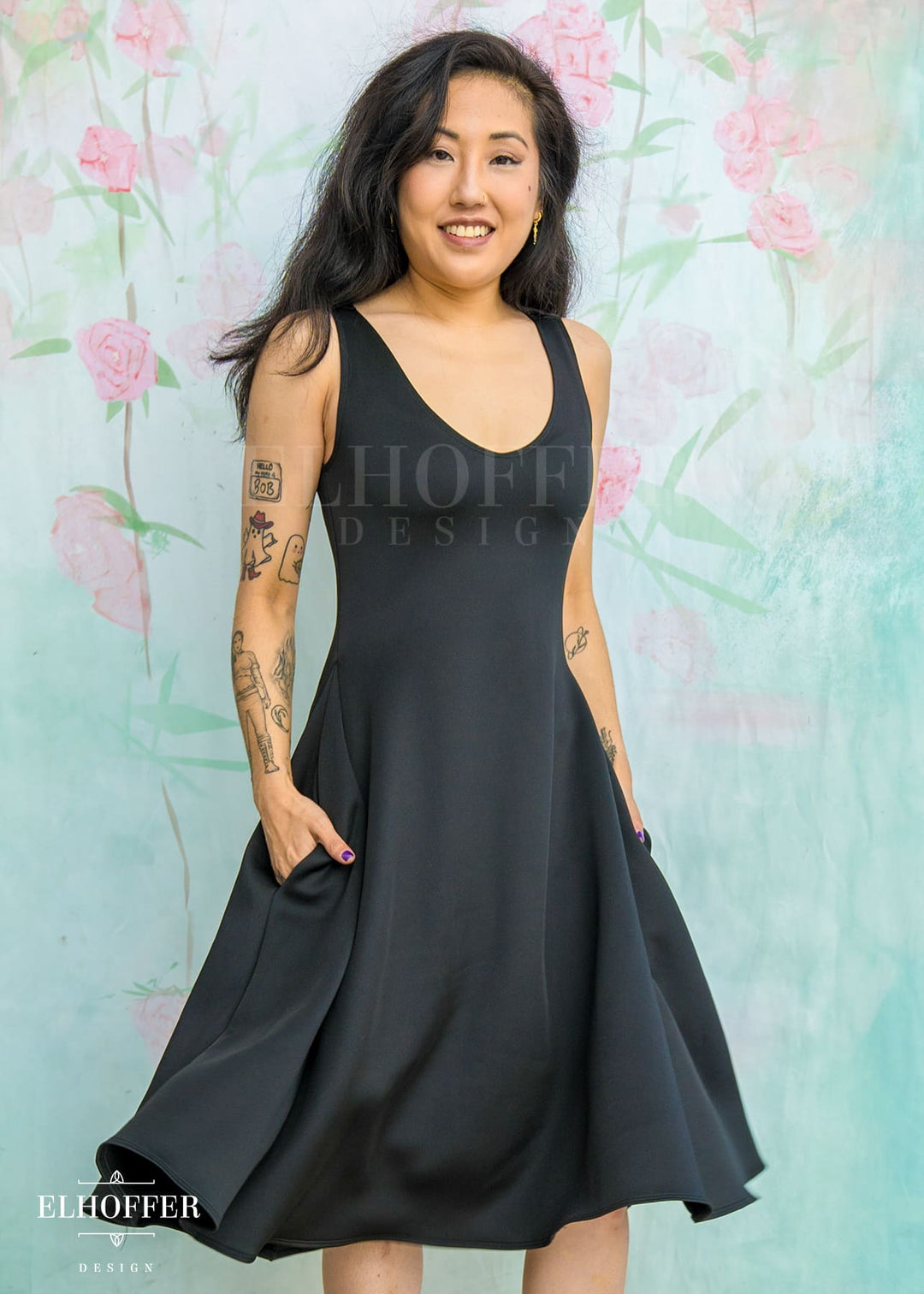 Essential Aquarius Knee Length Dress - Black Scuba