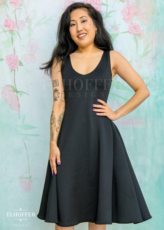 Essential Aquarius Knee Length Dress - Black Scuba