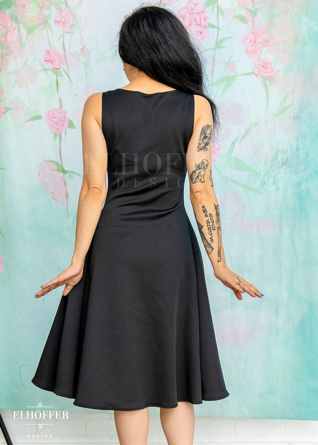 Essential Aquarius Knee Length Dress - Black Scuba