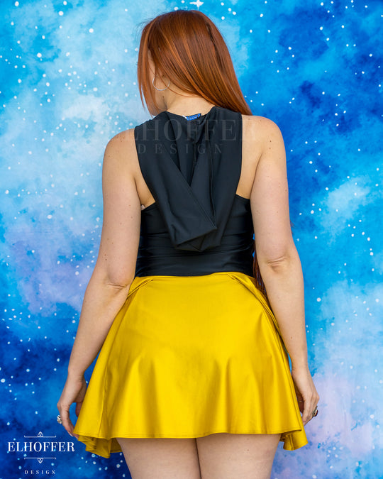 Essential Mara Hooded Crop - Midnight Black Spandex