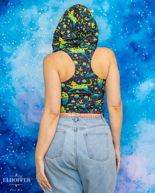 Essential Mara Hooded Crop - Catty Bog Witch