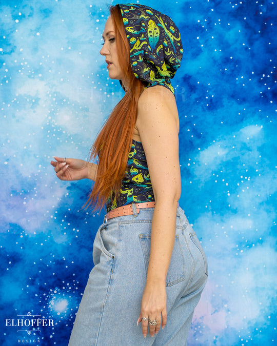 Essential Mara Hooded Crop - Catty Bog Witch