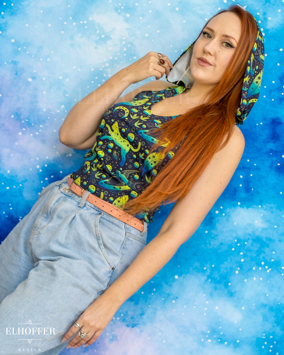 Essential Mara Hooded Crop - Catty Bog Witch