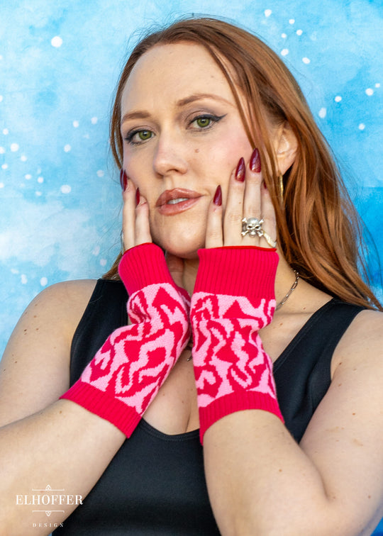 Demon Marking Gloves - Fuschia/Pink