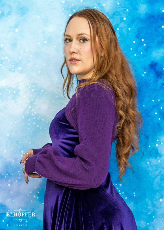 Essential Capricorn Crew Crop - Sinister Purple