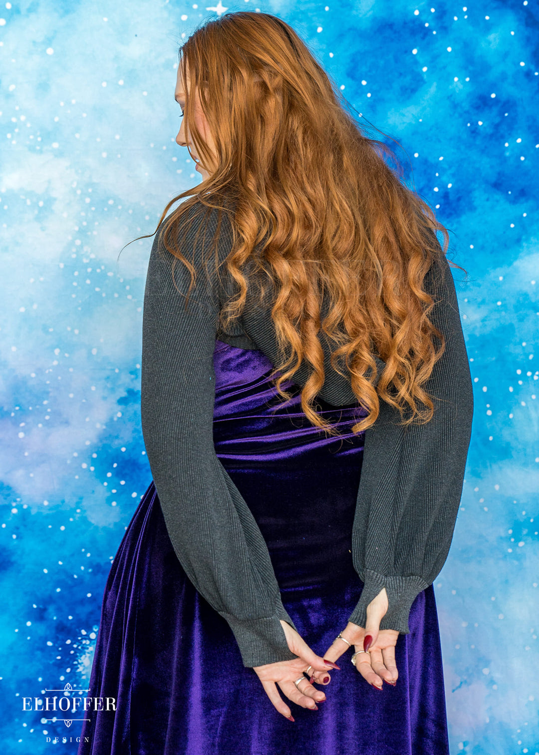 Essential Capricorn Crop Hoodie - Heathered Charcoal