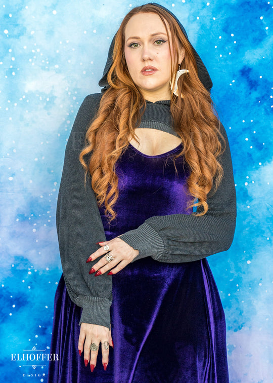 Essential Capricorn Crop Hoodie - Heathered Charcoal