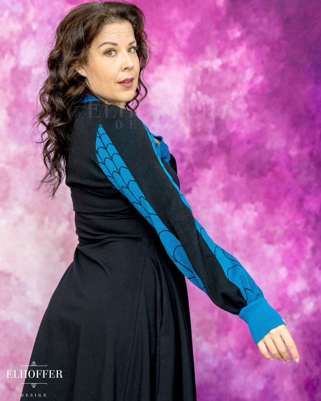 Spiderweb Capricorn Crew Crop - Fantastic Turquiose