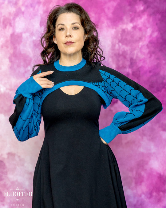 Spiderweb Capricorn Crew Crop - Fantastic Turquiose