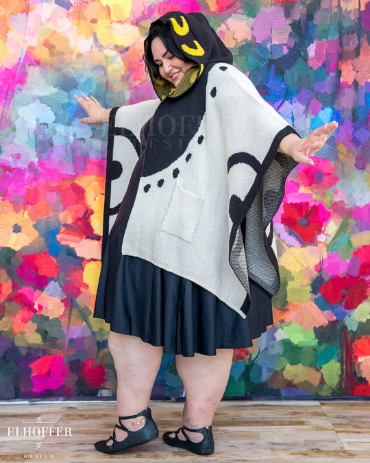 Sassy Magpie Hooded Poncho