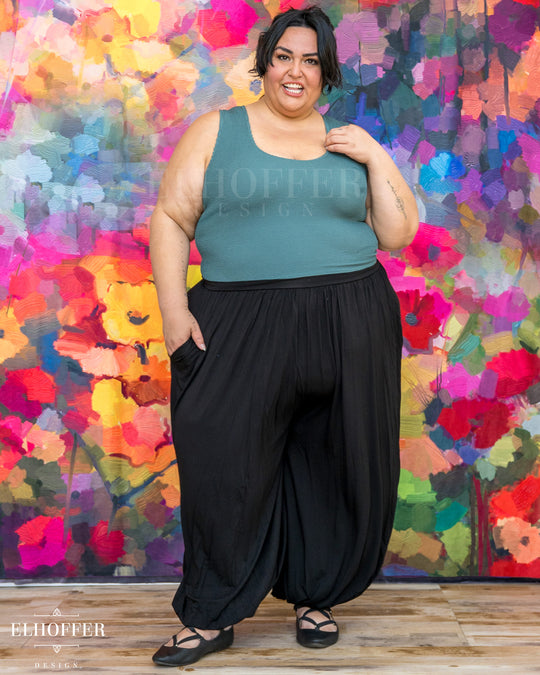 Essential Cozy Yasmin Pants - Black