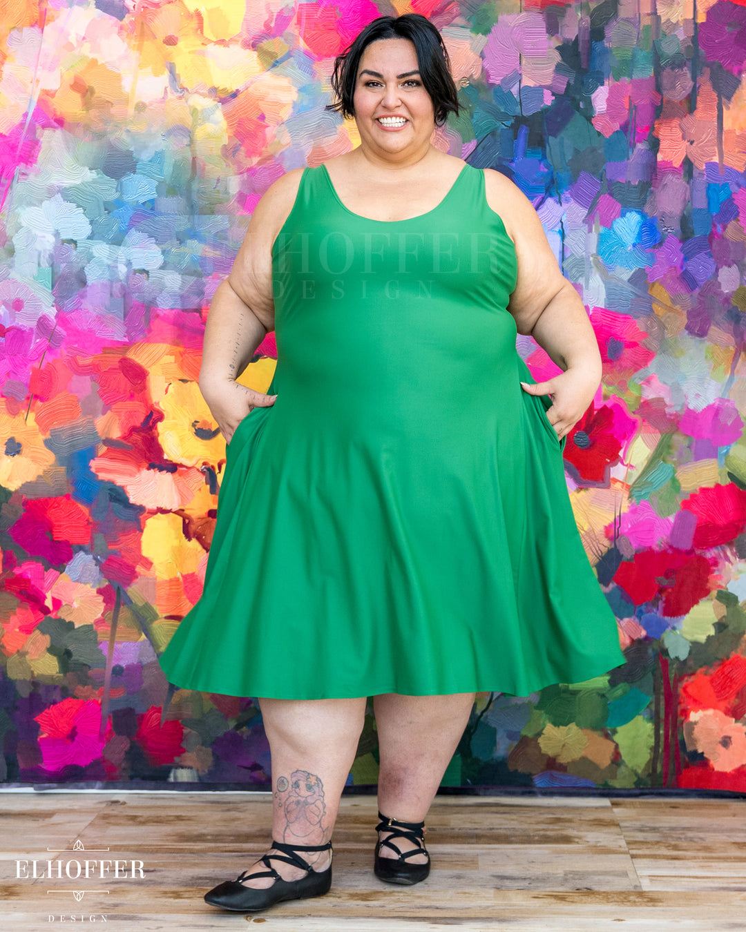 Essential Aquarius Knee Length Dress - Kelly Green