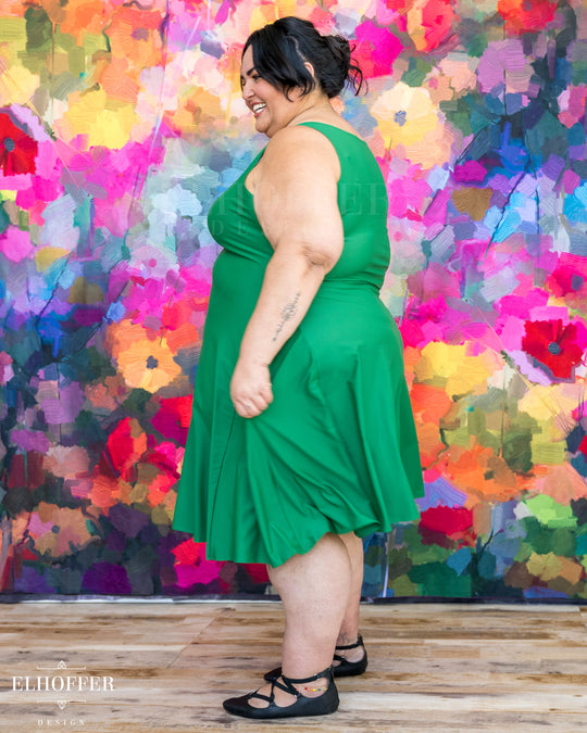 Essential Aquarius Knee Length Dress - Kelly Green