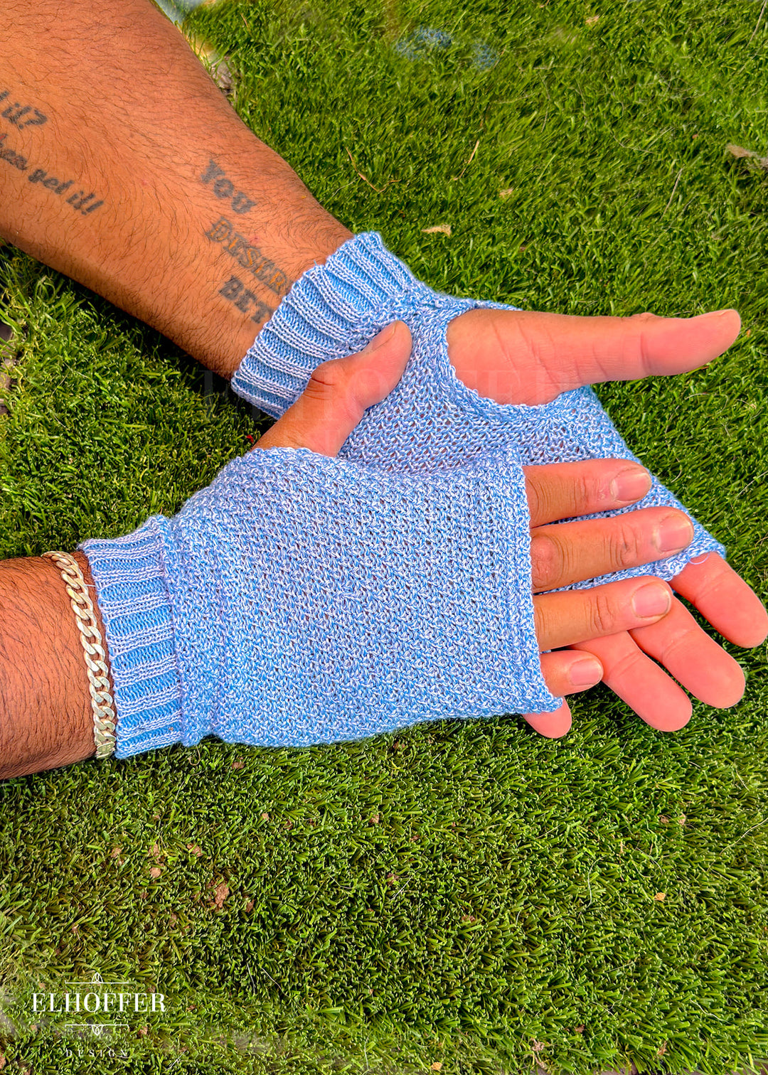 Teardrop Ice Blue Knit Gloves - Best on Large Hands