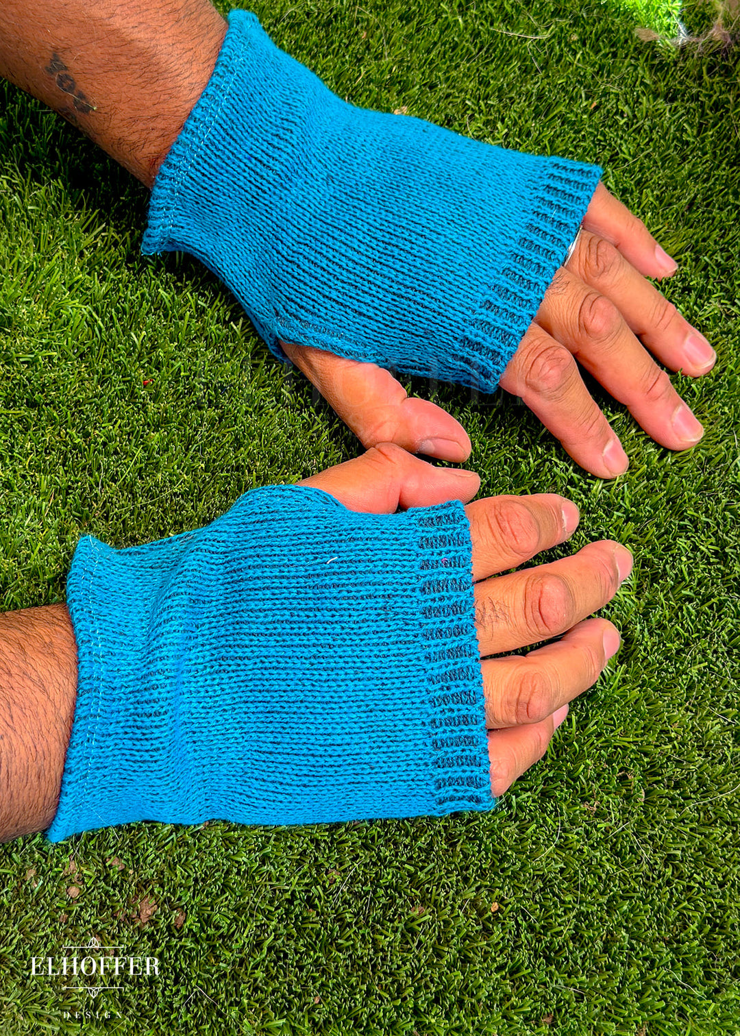 Khaleesi Teal Knit Gloves - Best on Large Hands