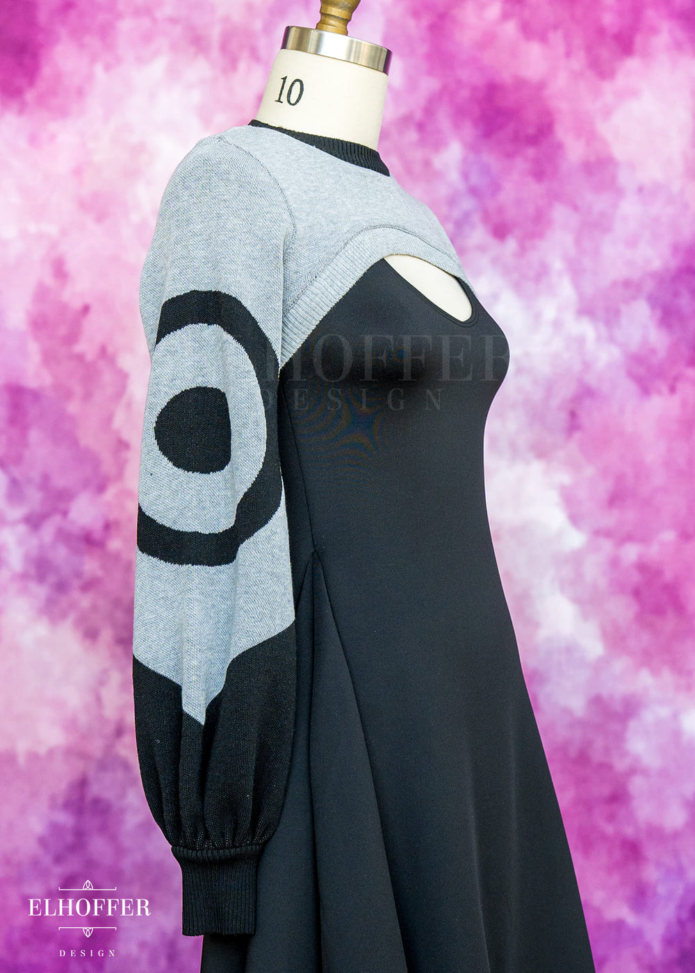 Sassy Magpie Capricorn Crew Crop