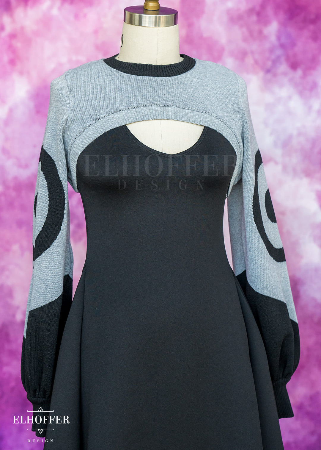 Sassy Magpie Capricorn Crew Crop