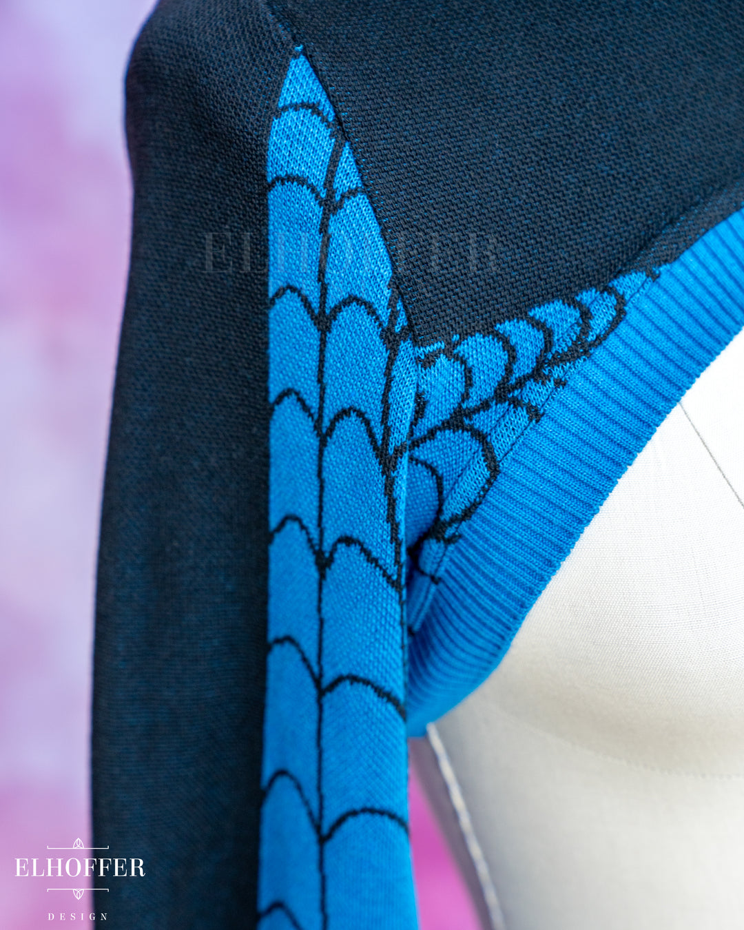 Spiderweb Capricorn Crew Crop - Fantastic Turquiose