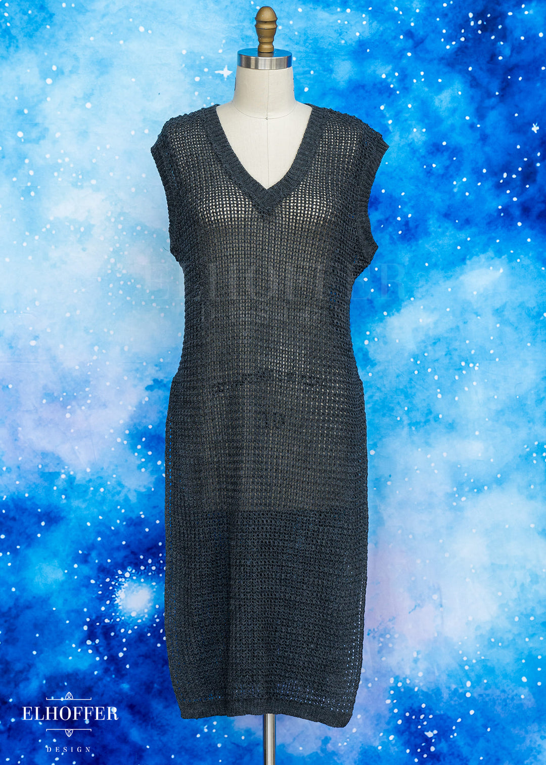 Essential Knight in Knitted Armor Tunic - Charcoal Grey