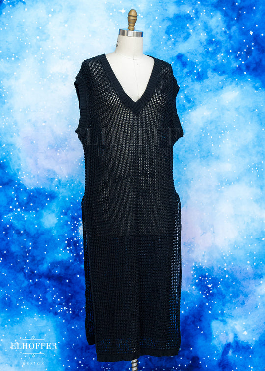 Essential Knight in Knitted Armor Tunic - Black